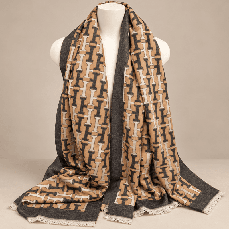 Skjerf geometrisk print - brun/sort