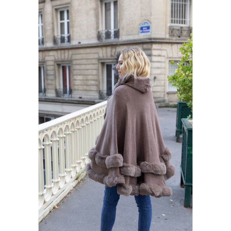 PO7790 Fuskepels prinsesse cape Onesize - taupe